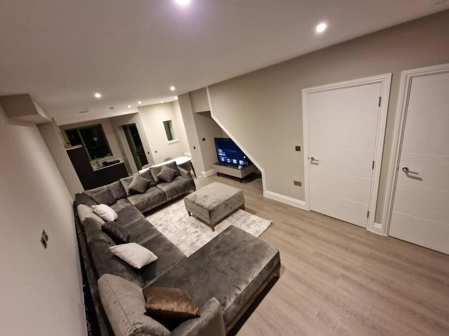 Villa Stunning Newbuilt 3 Bed House Sleeps 9 Edmonton Exterior foto